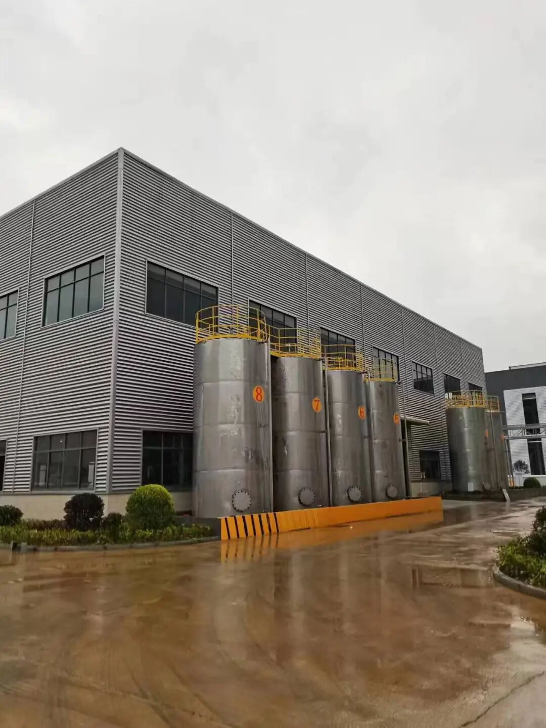 打造“伙伴式孵化器”  涂料圈老將華泰涂料的百年藍(lán)圖