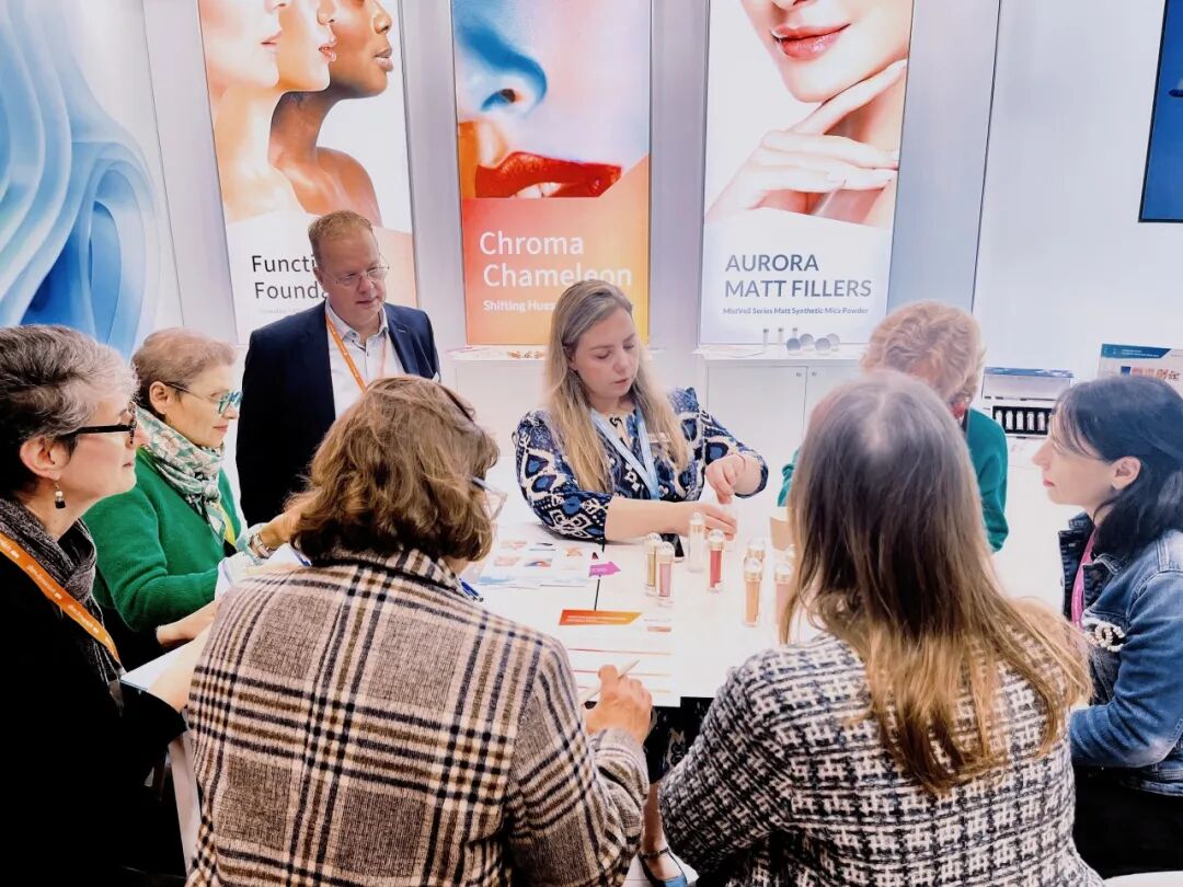 坤彩科技亮相巴黎美妝原料展，彰顯中國原料硬實(shí)力