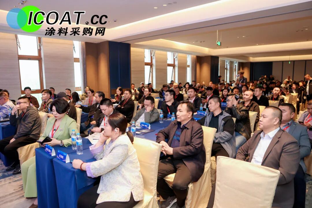 湖北鋼協(xié)組團(tuán)參加第二屆全國彩涂板綠色涂裝大會